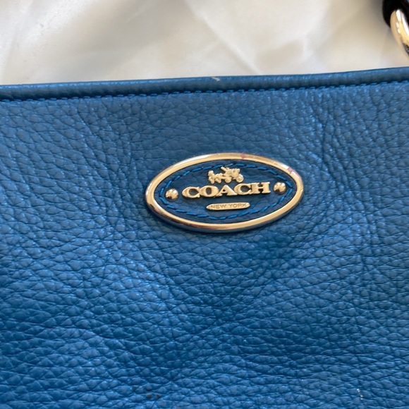 COACH leather shoulder bag in great condition, perfect for spring and summer - Picture 3 of 8